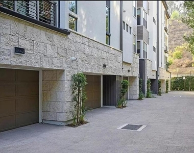 8434 Distinctive Dr - Photo Thumbnail 19