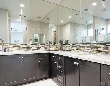8434 Distinctive Dr - Photo Thumbnail 11