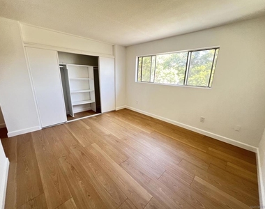 464 Woodlawn Dr - Photo Thumbnail 9