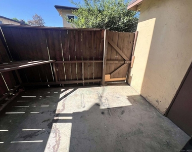 464 Woodlawn Dr - Photo Thumbnail 10