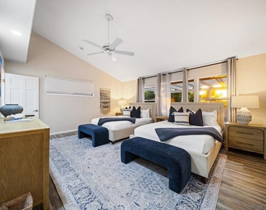 7377 Eads Ave. - Photo Thumbnail 11