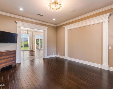 98 Queens Garden Drive - Photo Thumbnail 14