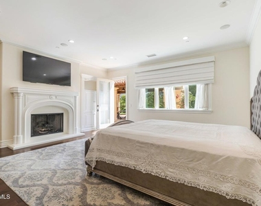 98 Queens Garden Drive - Photo Thumbnail 17