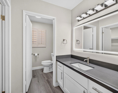 1448 E Adobe Way - Photo Thumbnail 11