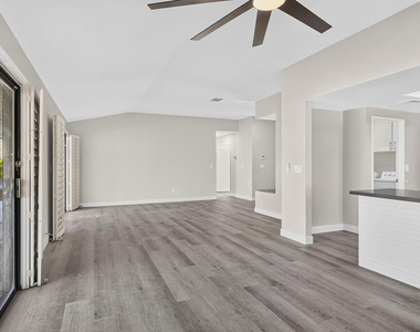 1448 E Adobe Way - Photo Thumbnail 4