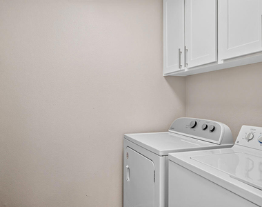 1448 E Adobe Way - Photo Thumbnail 15