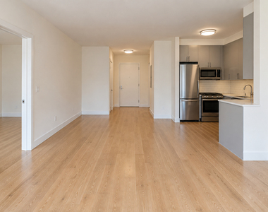 222 East 34th Street - Photo Thumbnail 3