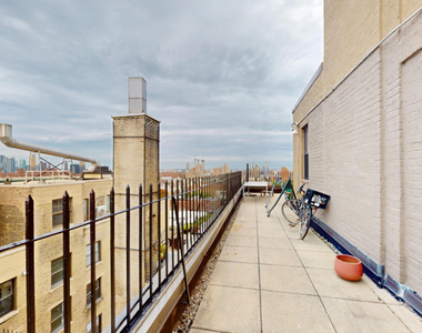 East 10th street  - Photo Thumbnail 8