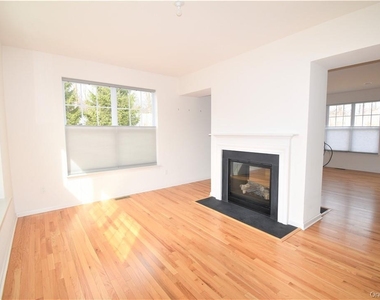 4 High Ridge Lane - Photo Thumbnail 6