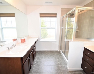 4 High Ridge Lane - Photo Thumbnail 15
