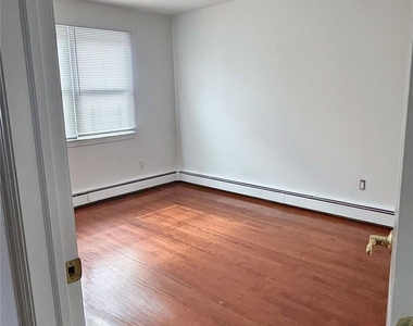 201 Edgewood Avenue - Photo Thumbnail 10