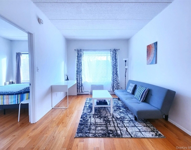 149-15 Barclay Avenue - Photo Thumbnail 2