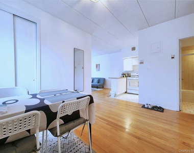 149-15 Barclay Avenue - Photo Thumbnail 7