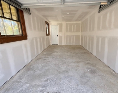 72 Webb Road - Photo Thumbnail 20