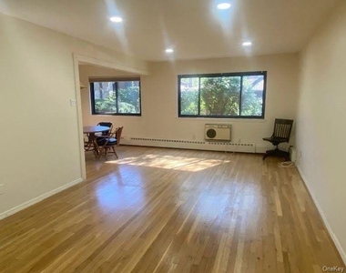 6 W. Lawrence Park Drive - Photo Thumbnail 2