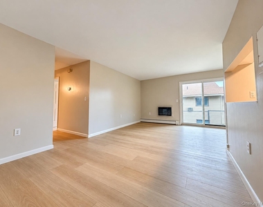 326 Concord Lane - Photo Thumbnail 7
