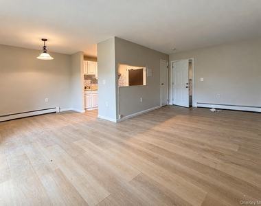 326 Concord Lane - Photo Thumbnail 4