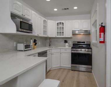 4 Southwind Road - Photo Thumbnail 5