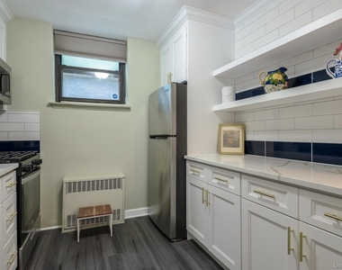 331 Main Street - Photo Thumbnail 10