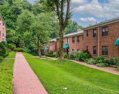 331 Main Street - Photo Thumbnail 14