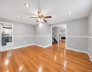 8865 192nd Street - Photo Thumbnail 2