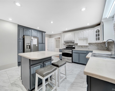 8865 192nd Street - Photo Thumbnail 4