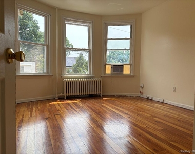 111 Hart Avenue - Photo Thumbnail 4