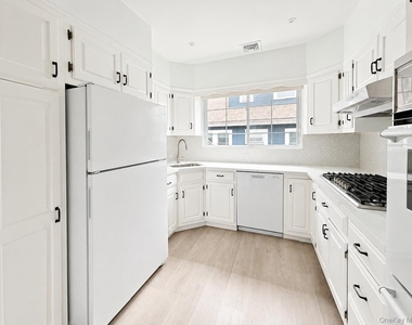 29 Chestnut Avenue - Photo Thumbnail 2
