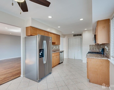 312 Edison Glen Terrace - Photo Thumbnail 10