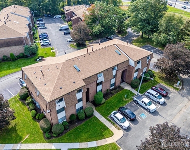 312 Edison Glen Terrace - Photo Thumbnail 3
