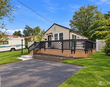 250 Brookside Avenue - Photo Thumbnail 1