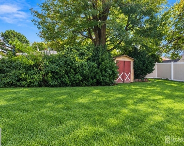 250 Brookside Avenue - Photo Thumbnail 19