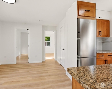 250 Brookside Avenue - Photo Thumbnail 6