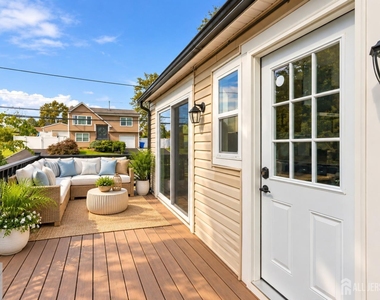 250 Brookside Avenue - Photo Thumbnail 18