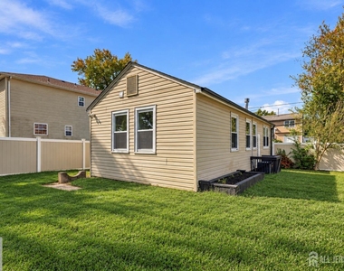 250 Brookside Avenue - Photo Thumbnail 20