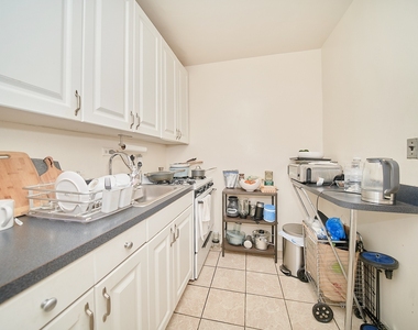 300 E 33rd Street - Photo Thumbnail 10