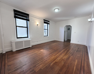 35th Avenue - Photo Thumbnail 1
