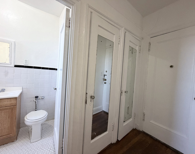 35th Avenue - Photo Thumbnail 3