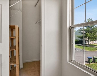 11011 Coreys Way - Photo Thumbnail 10