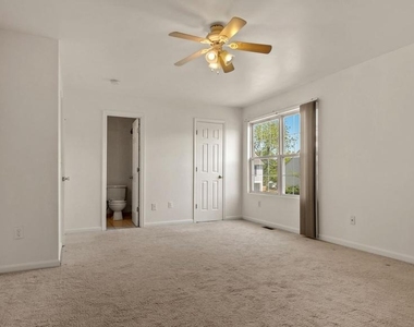 11011 Coreys Way - Photo Thumbnail 18