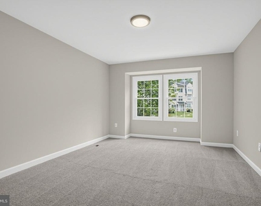 12158 Old Salem Court - Photo Thumbnail 10