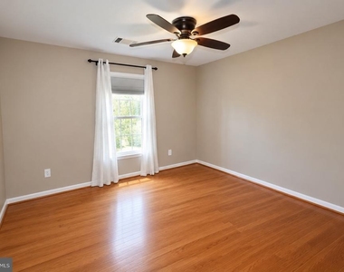 9580 Linden Wood Road - Photo Thumbnail 12