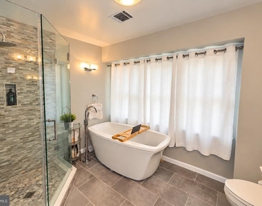 9580 Linden Wood Road - Photo Thumbnail 10