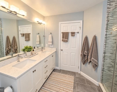 9580 Linden Wood Road - Photo Thumbnail 11