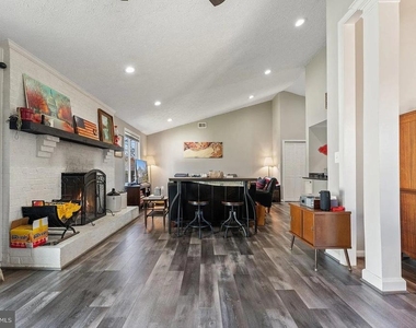 9833 Nimitz Court - Photo Thumbnail 12
