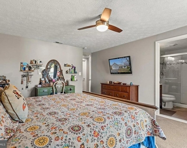 9833 Nimitz Court - Photo Thumbnail 14