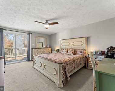 9833 Nimitz Court - Photo Thumbnail 13