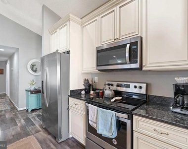 9833 Nimitz Court - Photo Thumbnail 7