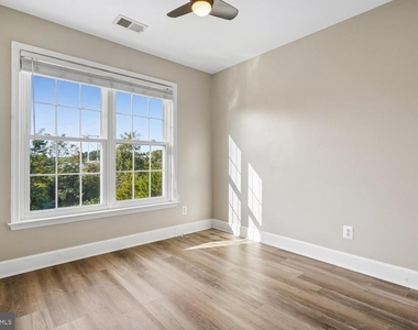 14614 Robin Glen Way - Photo Thumbnail 22