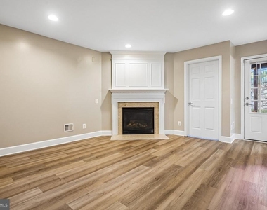 14614 Robin Glen Way - Photo Thumbnail 3